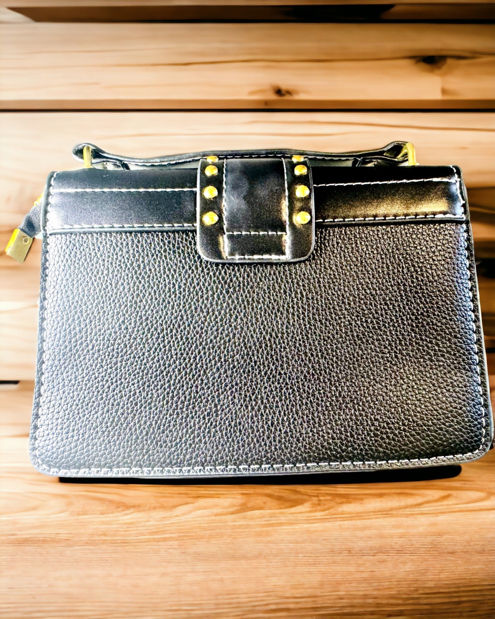 Bolso Cuadrado de Moda con Acento de León - color negro