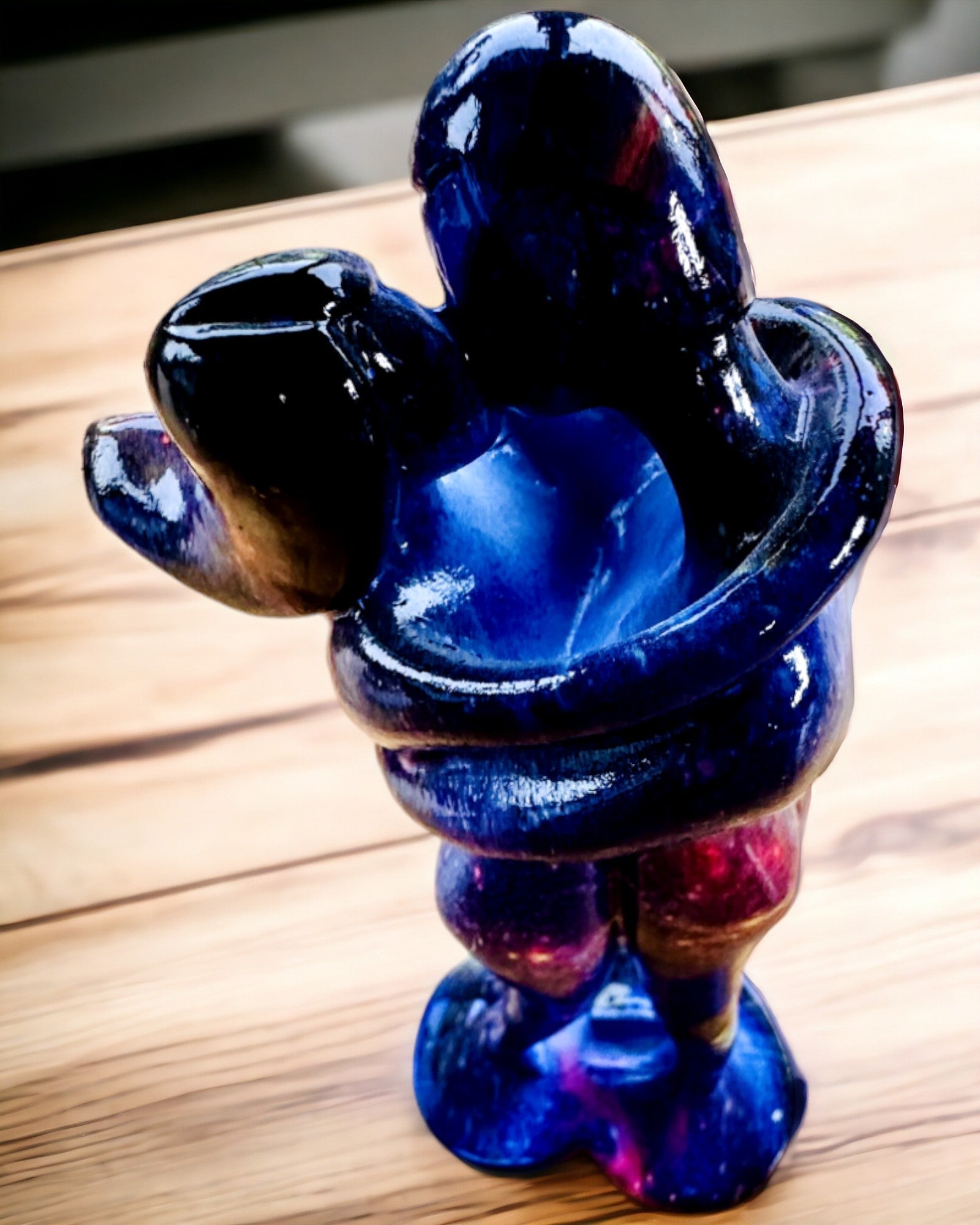 Abrazo Cósmico - Figura de Resina con Opción de Grabado