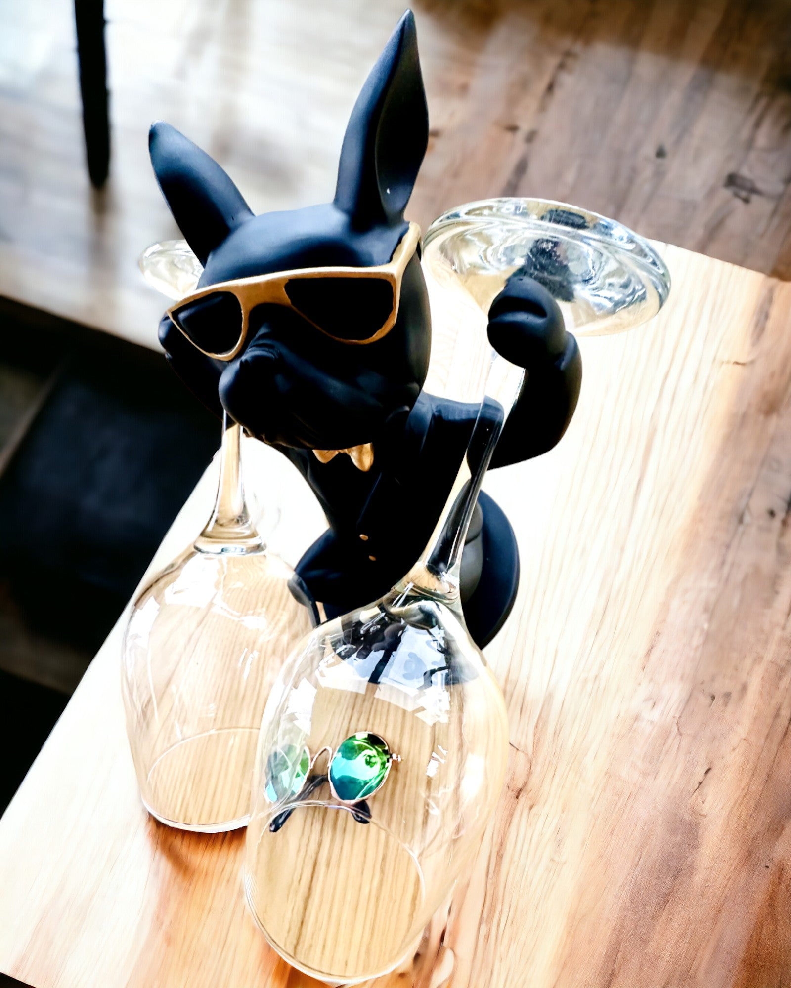 Figurilla Bulldog Elegance - Soporte exclusivo para copas, posibilidad de personalización con grabado