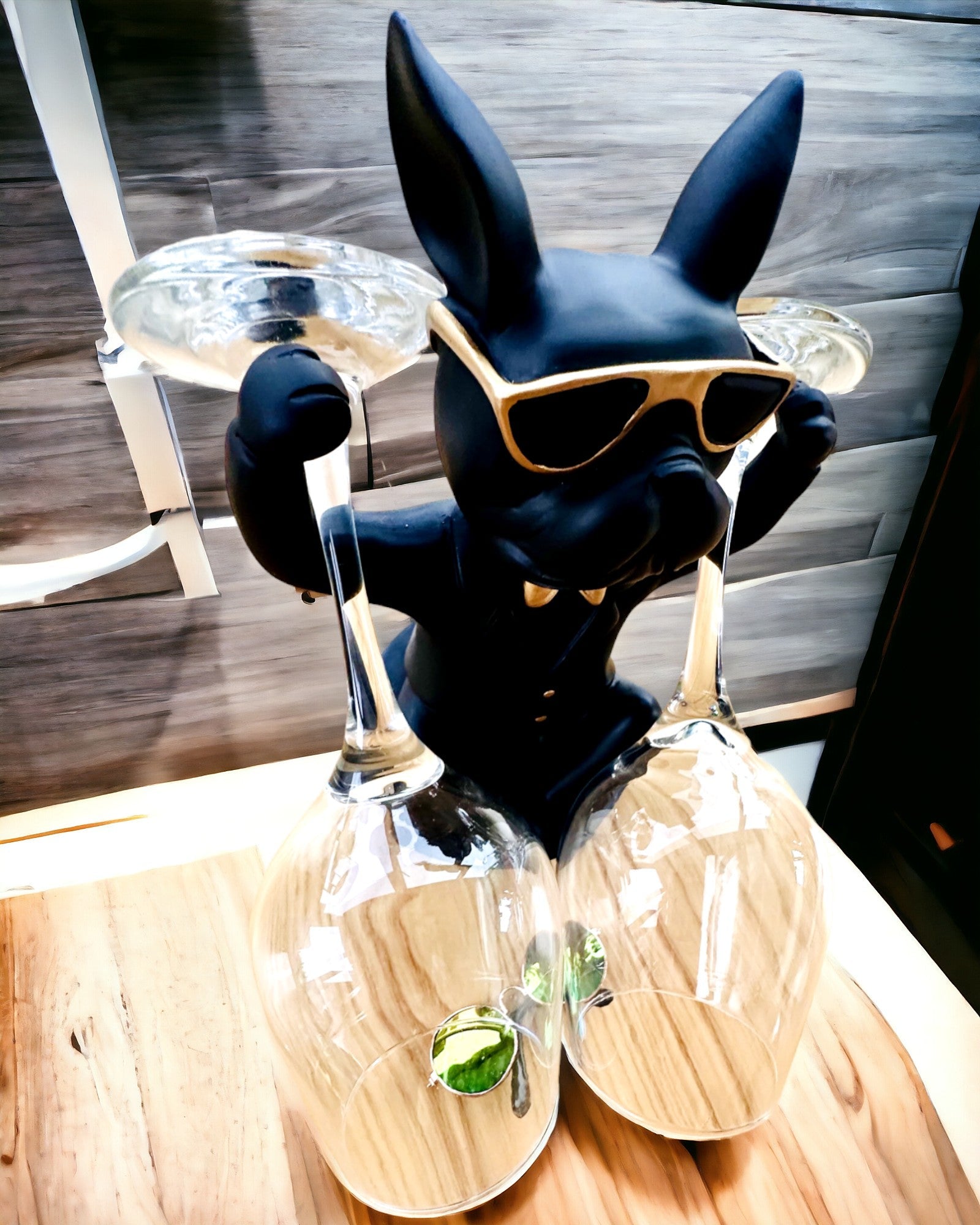 Figurilla Bulldog Elegance - Soporte exclusivo para copas, posibilidad de personalización con grabado