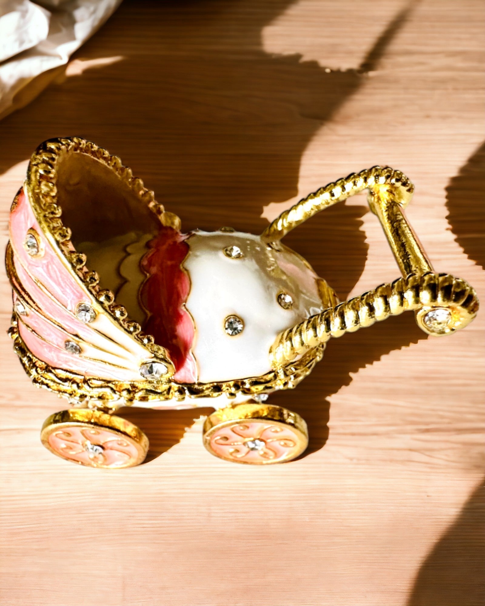 Pequeño Carrito de Cuento para joyas, tesoros - Elegancia Real, personalización con grabado