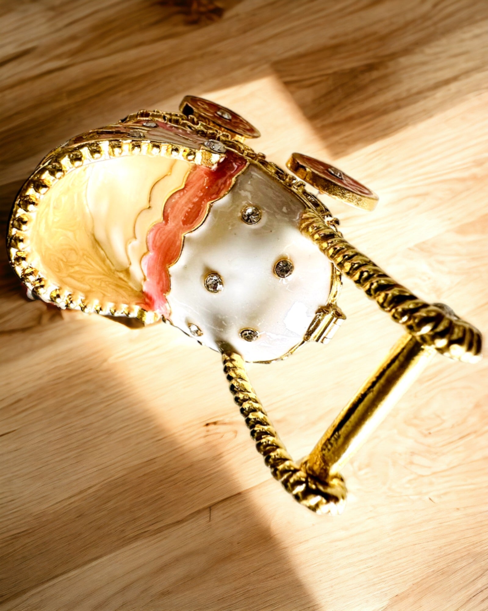 Pequeño Carrito de Cuento para joyas, tesoros - Elegancia Real, personalización con grabado