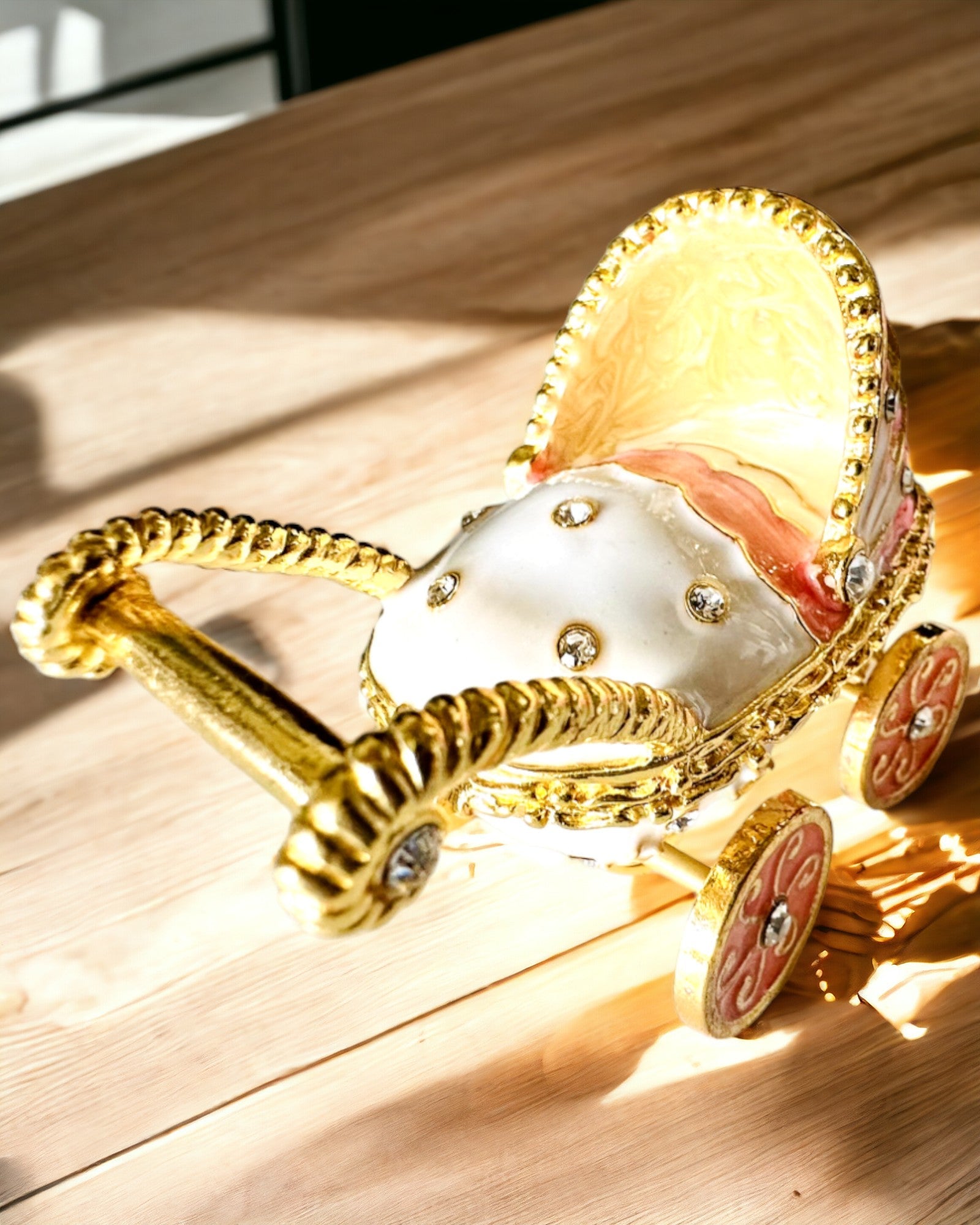 Pequeño Carrito de Cuento para joyas, tesoros - Elegancia Real, personalización con grabado