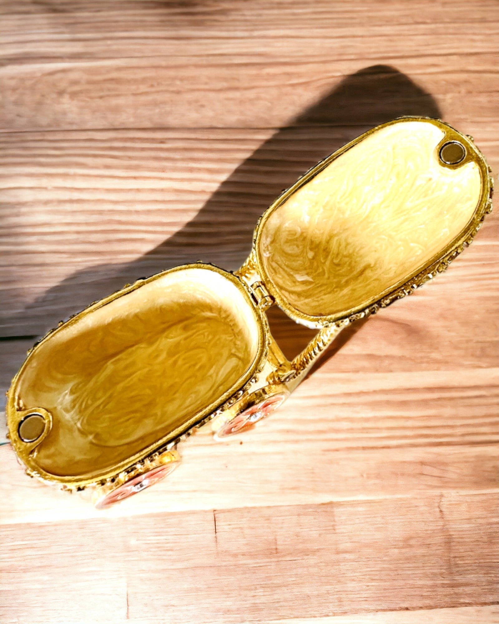 Pequeño Carrito de Cuento para joyas, tesoros - Elegancia Real, personalización con grabado