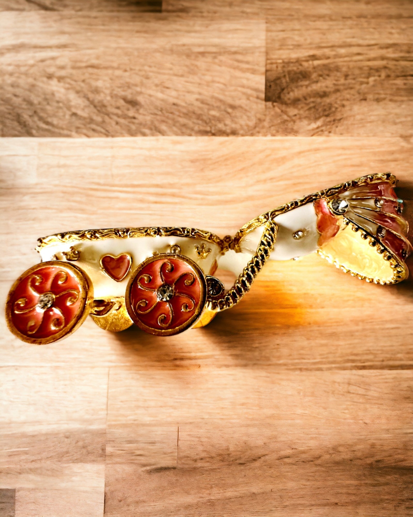 Pequeño Carrito de Cuento para joyas, tesoros - Elegancia Real, personalización con grabado