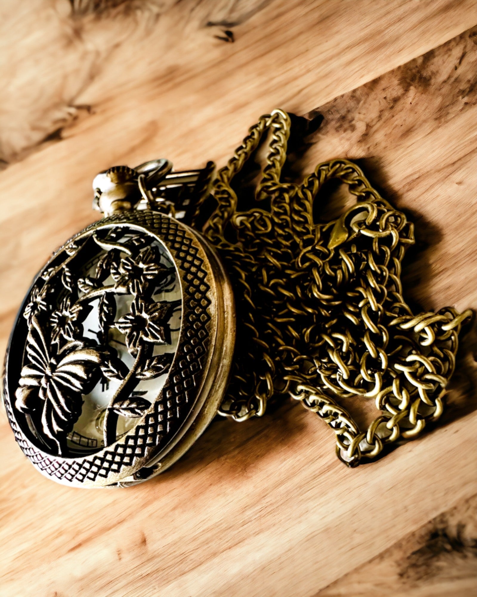 Reloj de Bolsillo "Elegancia de Mariposa" con opción de personalización con grabado