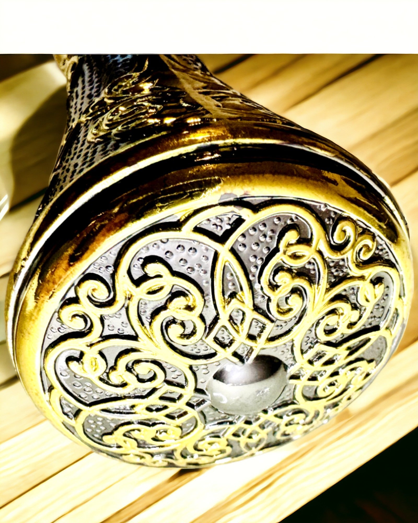 Bastón de Lujo con Mango Dorado en Forma de Flor – Elegante y a la Moda, 93 cm