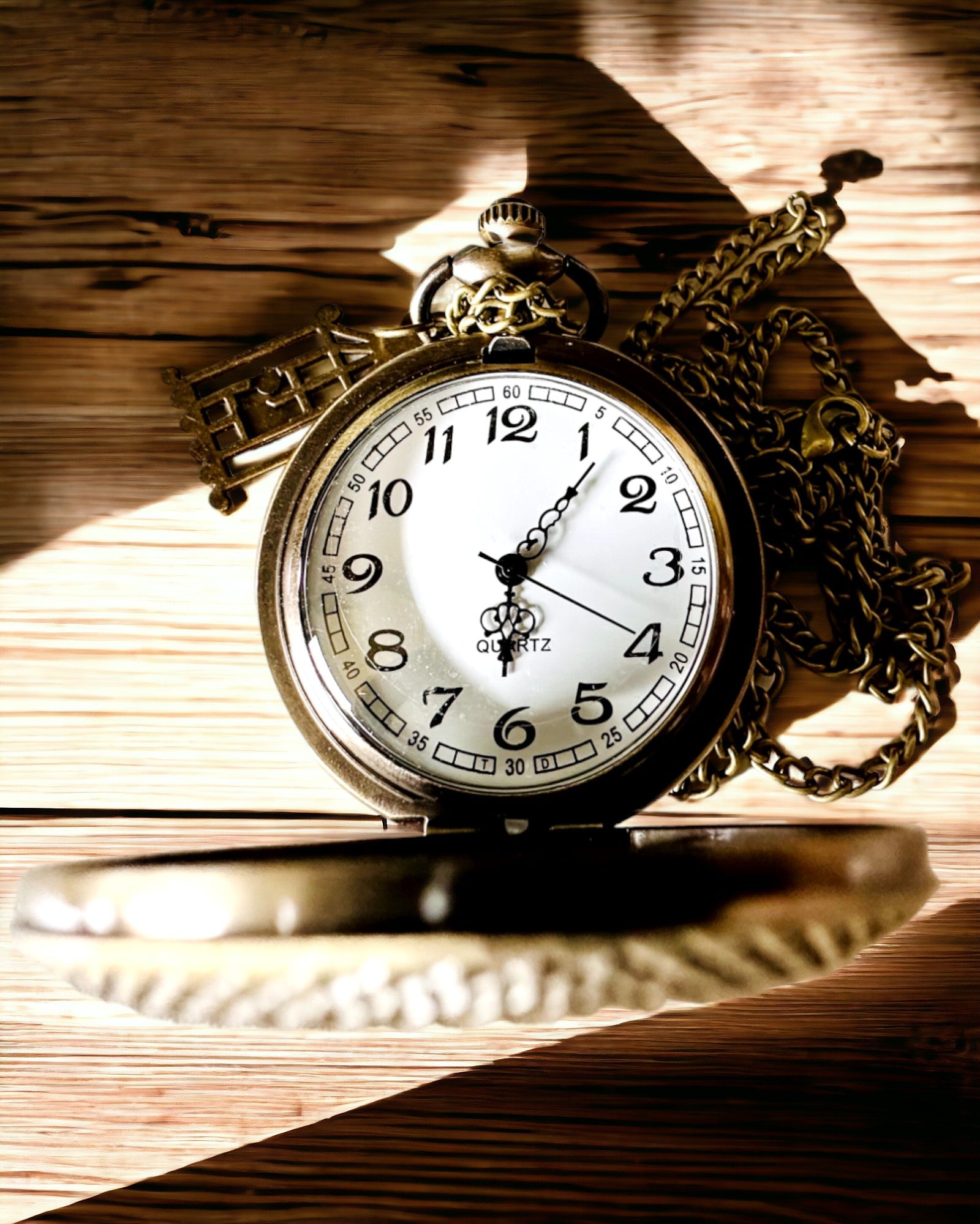 Reloj de Bolsillo "Elegancia de Mariposa" con opción de personalización con grabado