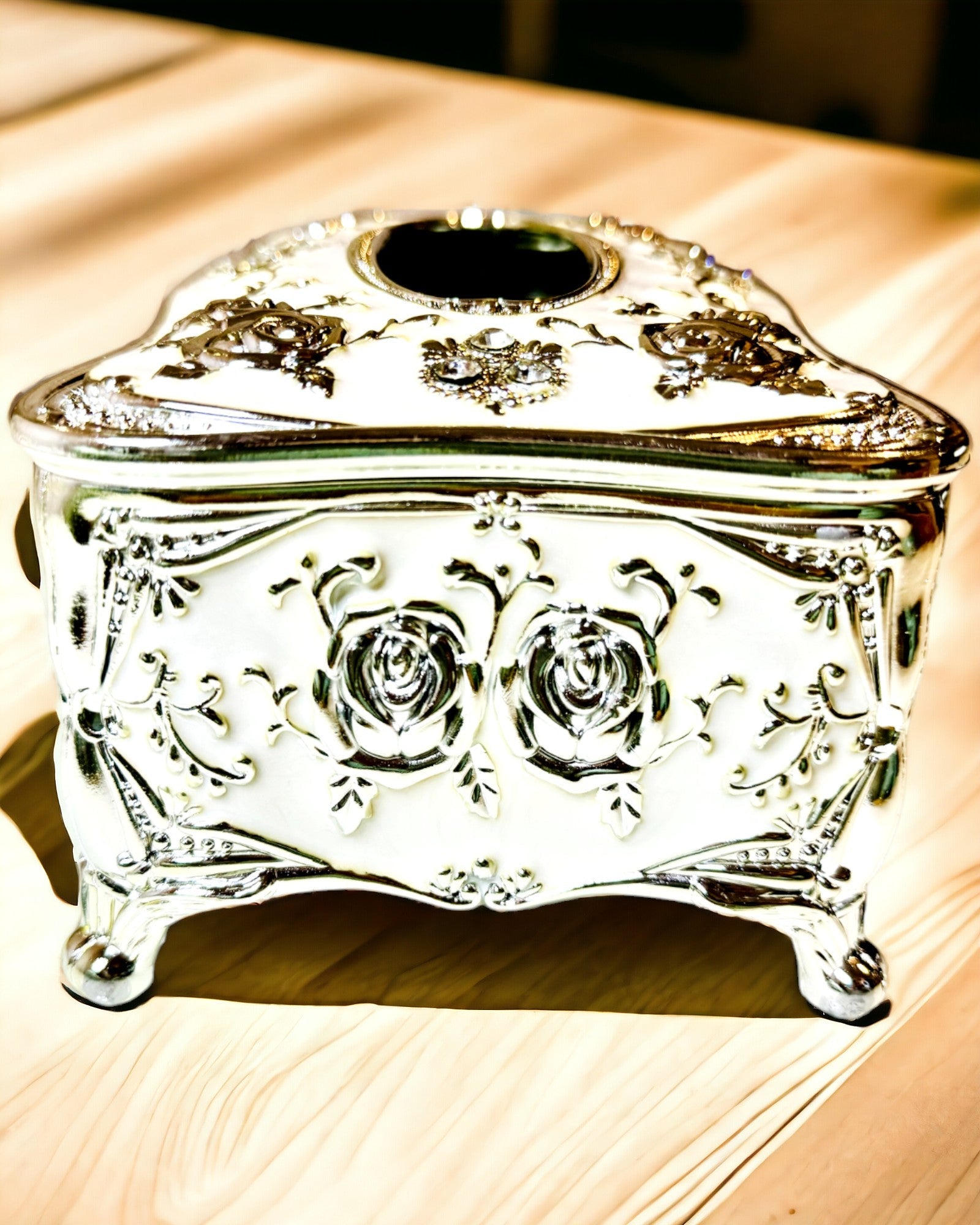 Caja de Pañuelos con Relieve de Patrón de Rosa - Elegante Complemento para Interiores, blanco