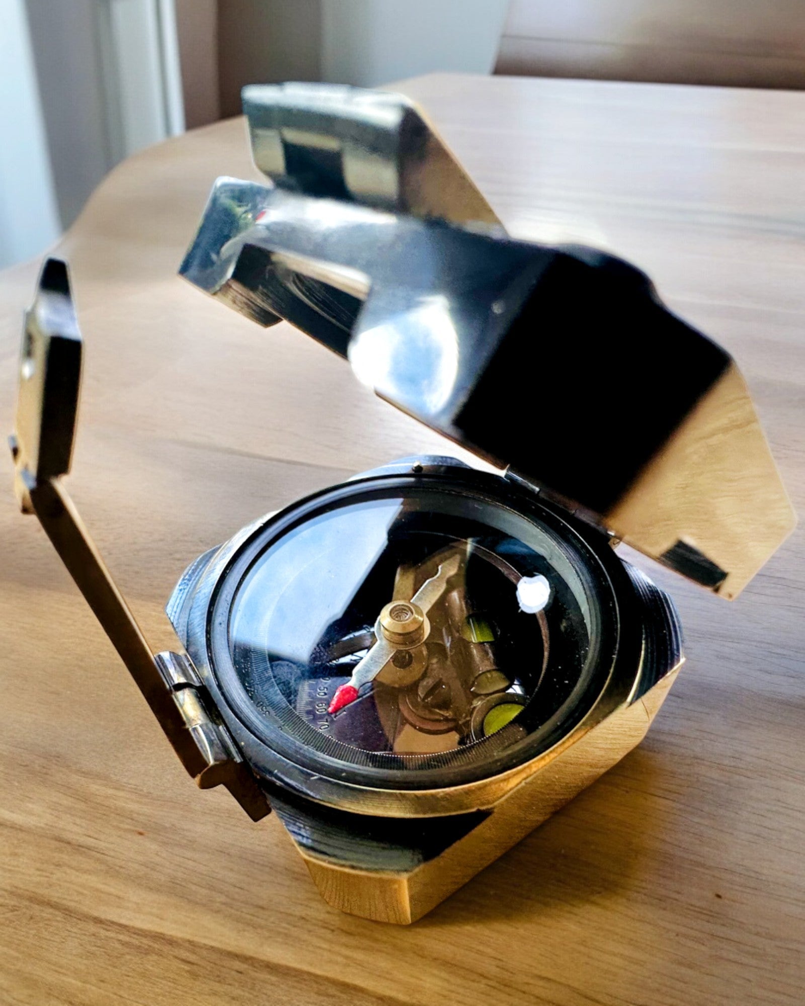 Sólido, compás premium Capitán "Navigator" - con opción de personalización con grabado