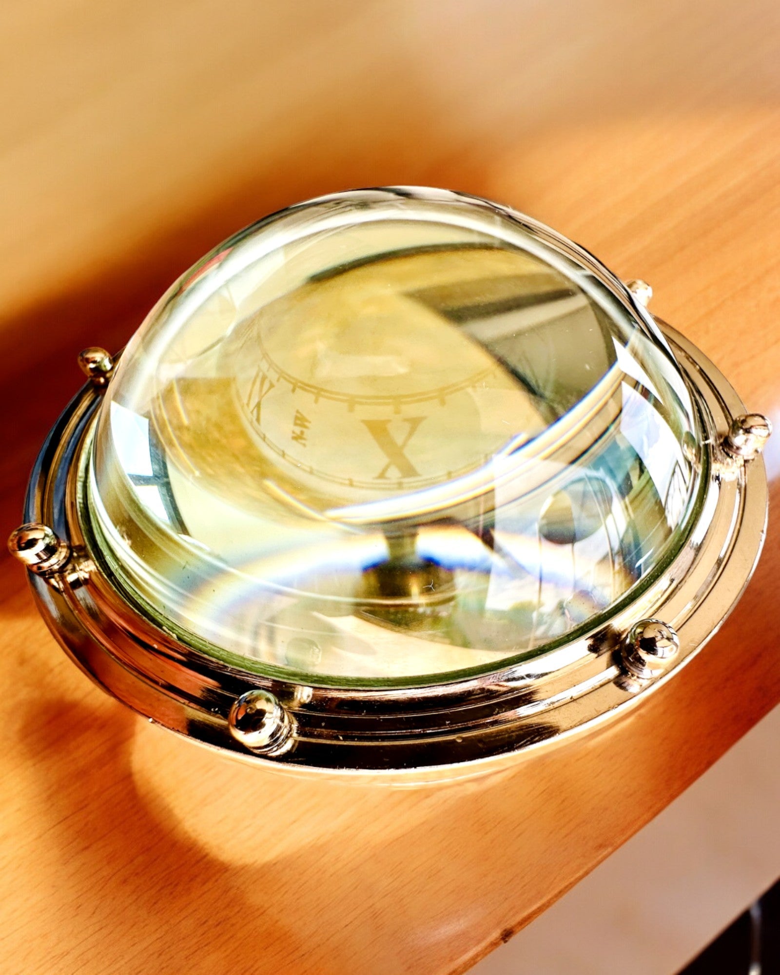 Bailey Compass Clock - Reloj Elegante con motivo de Brújula con Posibilidad de Grabado