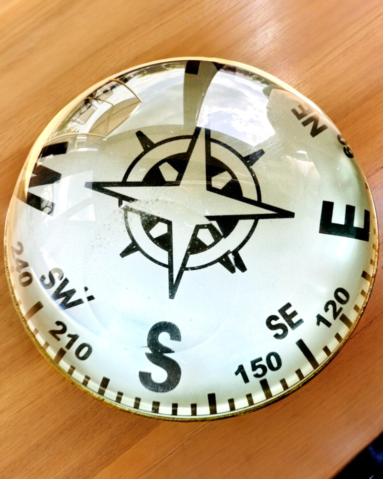 Bailey Compass Clock - Reloj Elegante con motivo de Brújula con Posibilidad de Grabado