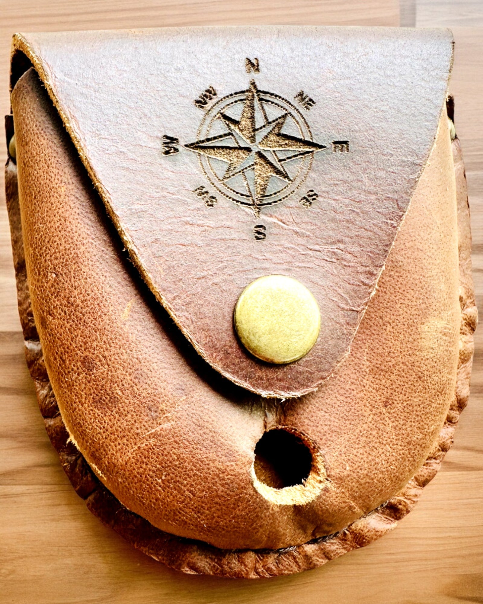 Estuche de Cuero "Odkrywca" - para brújula compacta o reloj de bolsillo - posibilidad de personalización con grabado