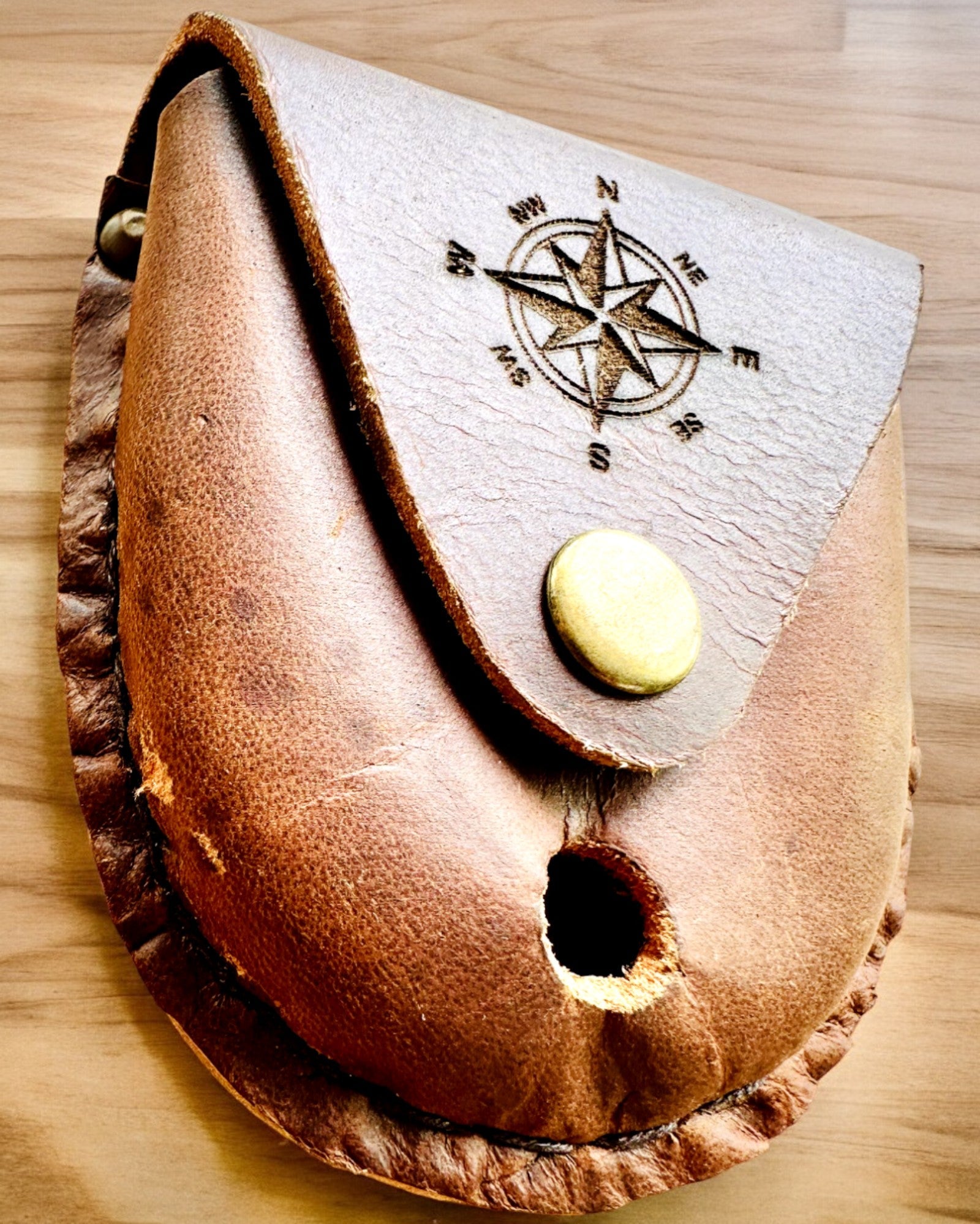 Estuche de Cuero "Odkrywca" - para brújula compacta o reloj de bolsillo - posibilidad de personalización con grabado