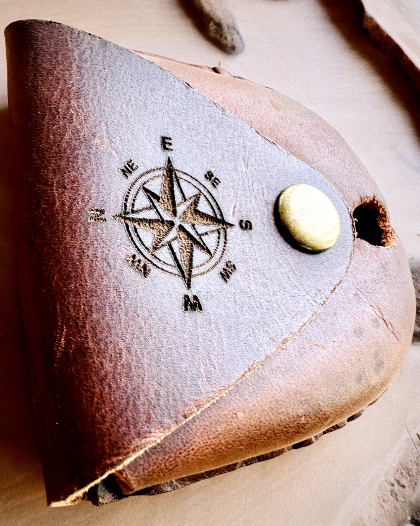 Estuche de Cuero "Odkrywca" - para brújula compacta o reloj de bolsillo - posibilidad de personalización con grabado