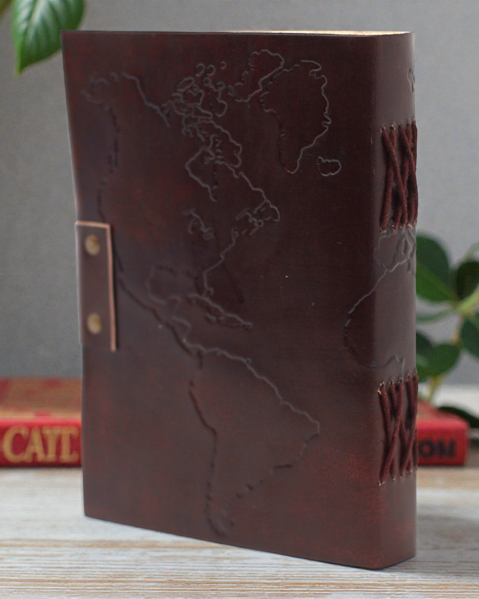Terra Voyage – Cuaderno de piel con mapa del mundo en relieve
