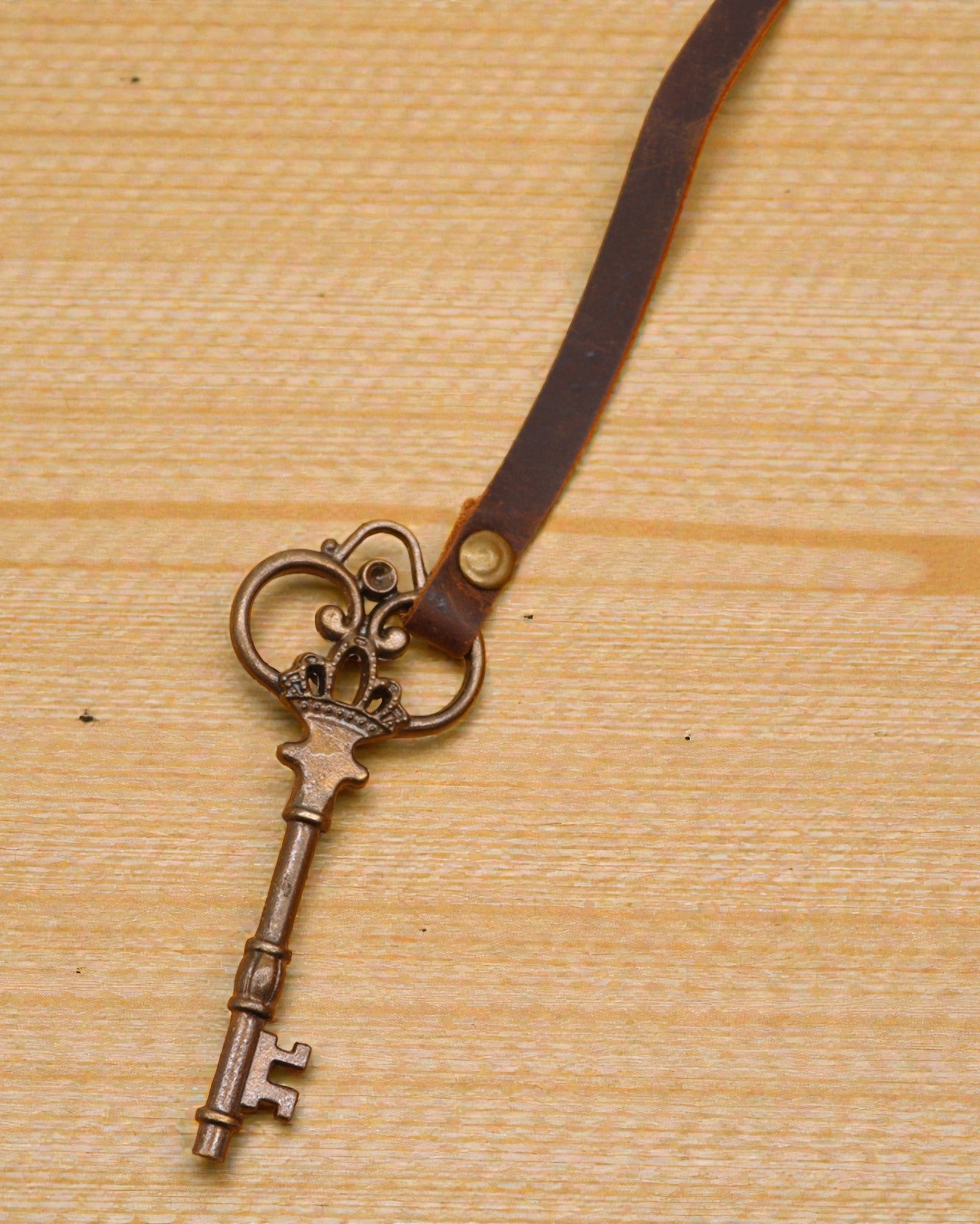 Cuaderno de cuero engrasado con llave para secretos – Diario de estilo antiguo 13 × 18 cm