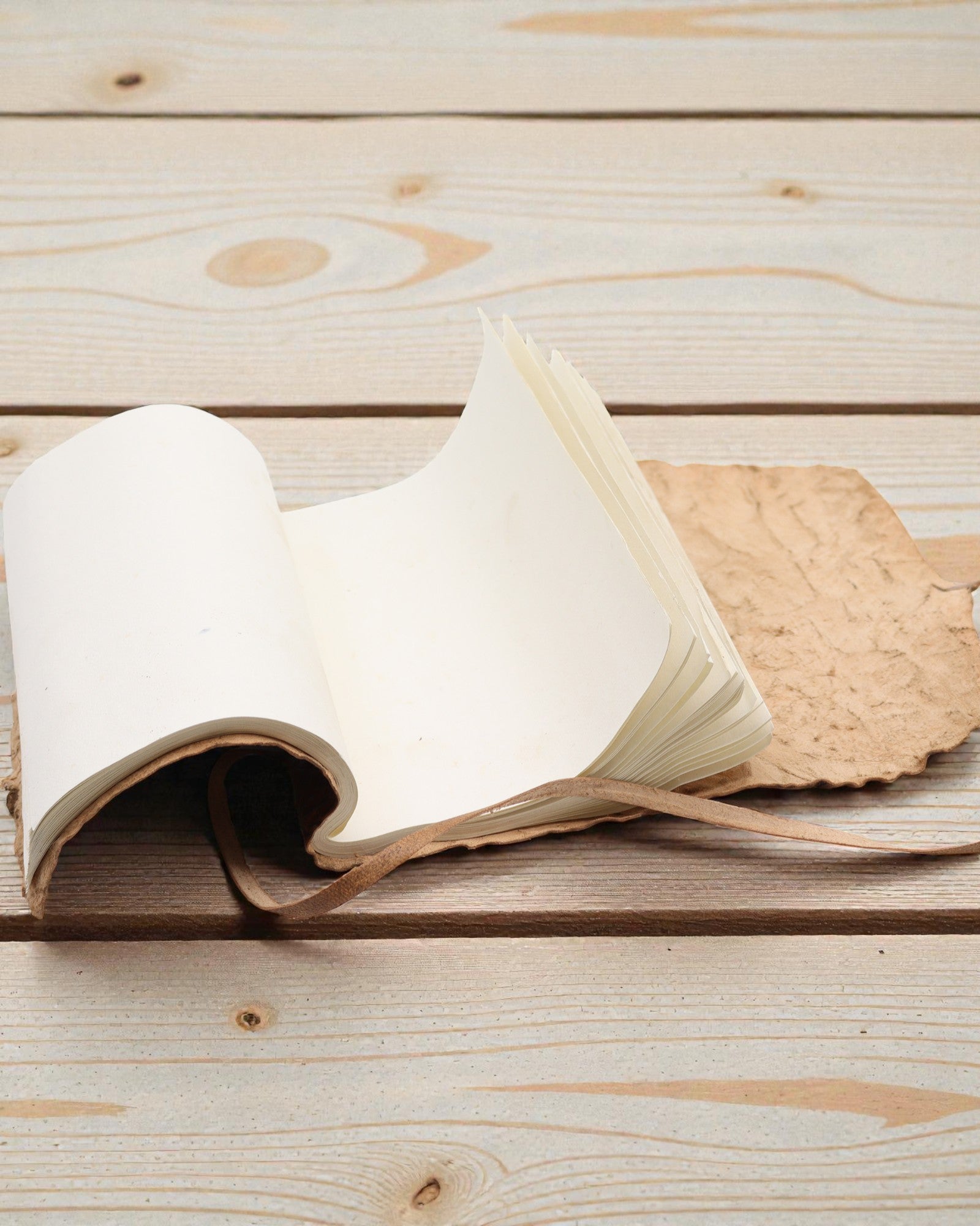 Cuaderno de viaje de cuero enrollable – Natural (21 x 15 cm)