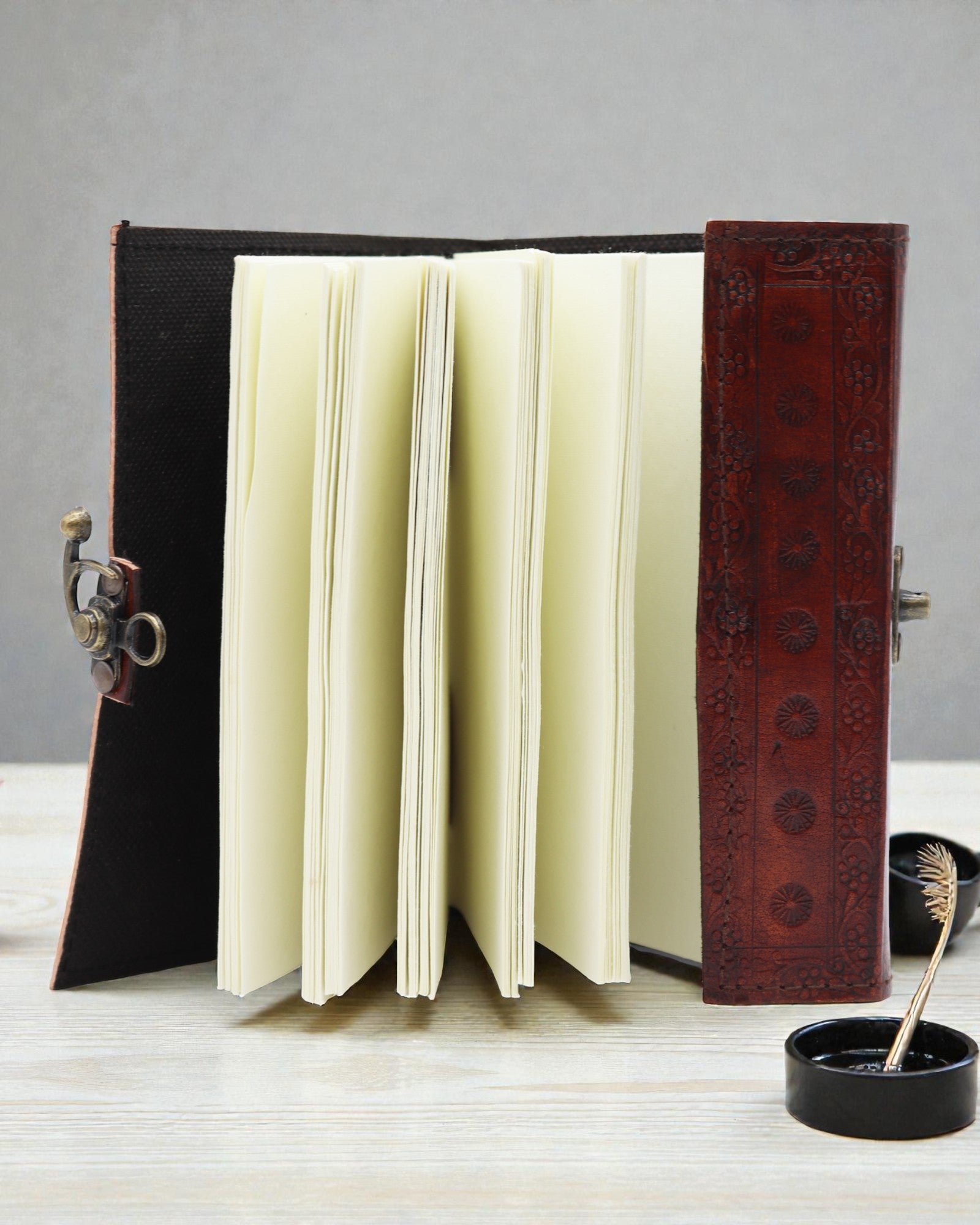 Cuaderno de cuero Dos Dragones Arcana – Diario esotérico 17,5 × 12,5 cm