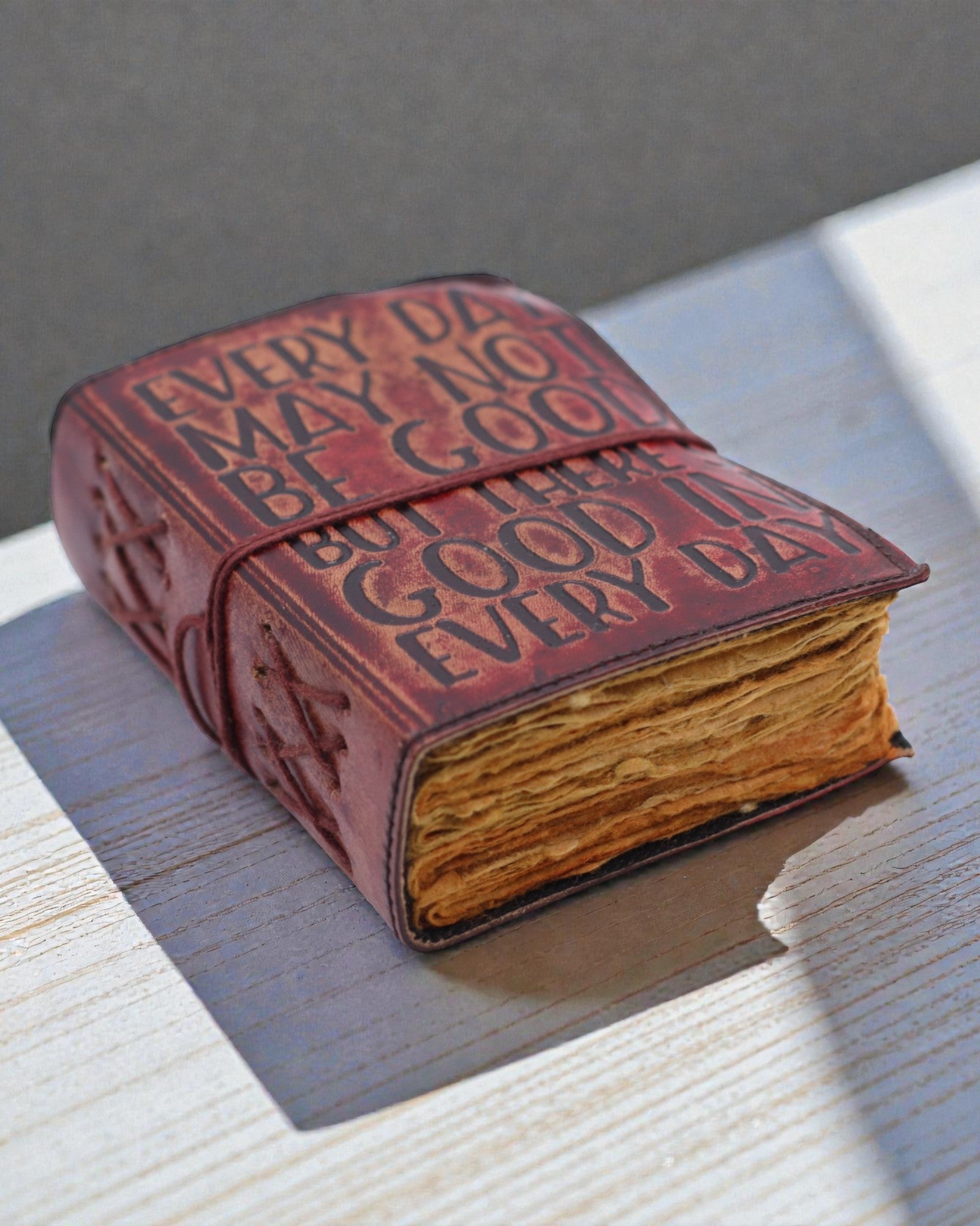 Dies Bona – Cuaderno de notas de cuero Puede que no todos los días sean buenos