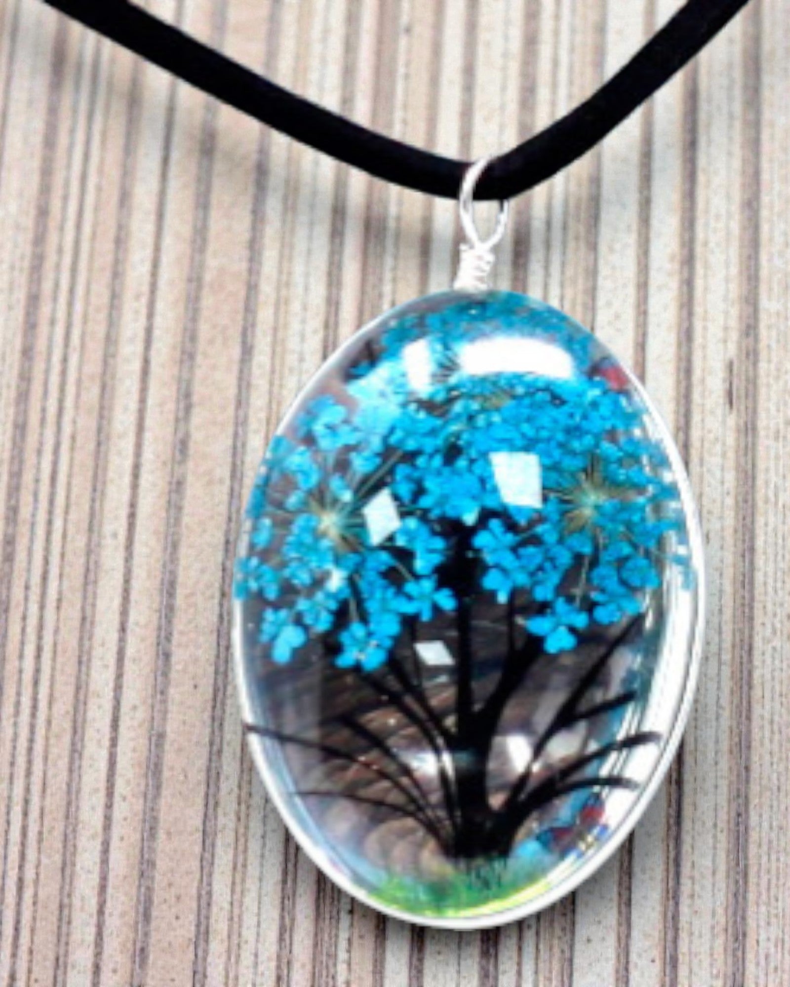 Brisa Marina – Conjunto de joyería azul verdoso con flores secas Árbol de la Vida