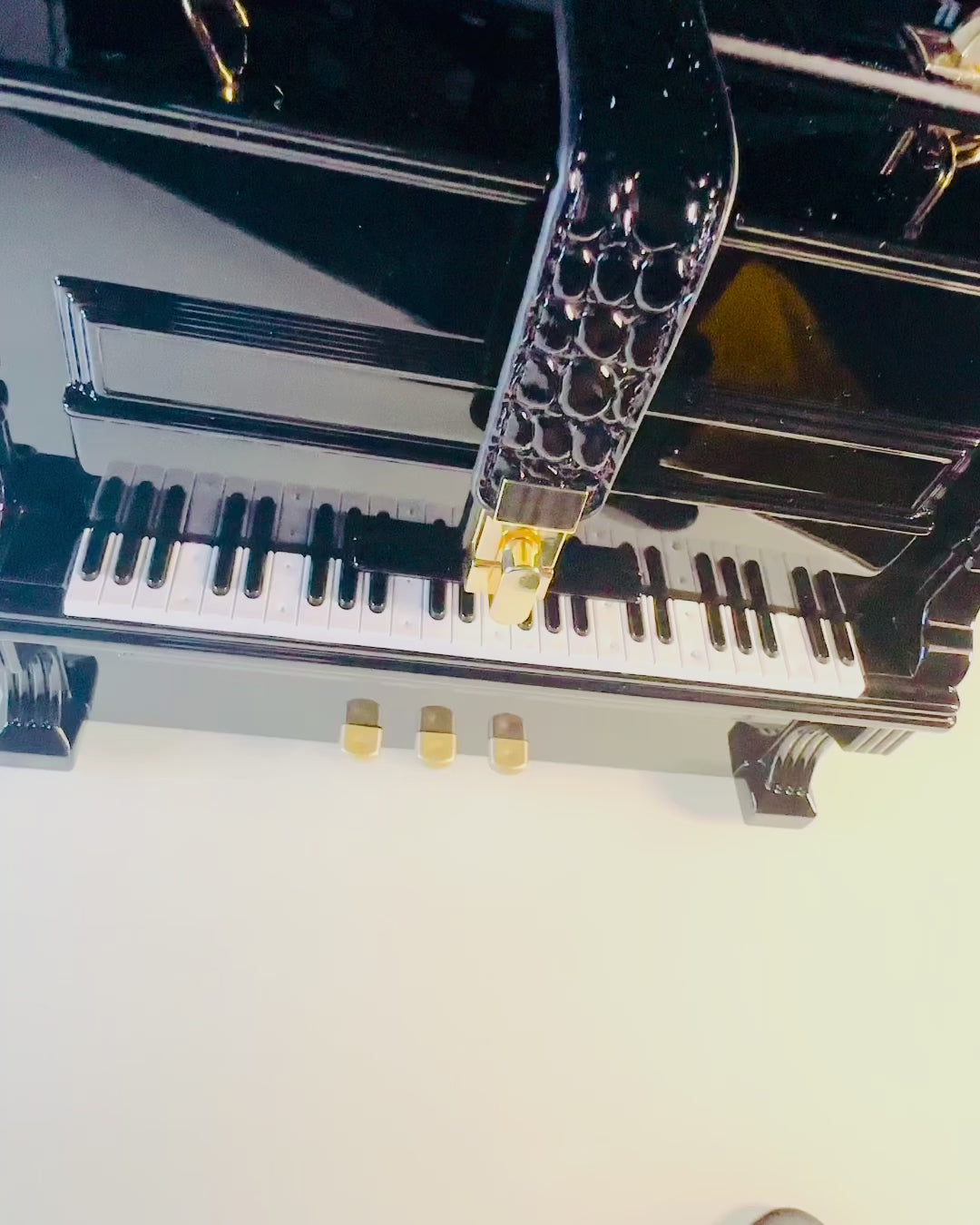 Bolso de Mujer “Elegante Piano” en Colores Negro y Blanco