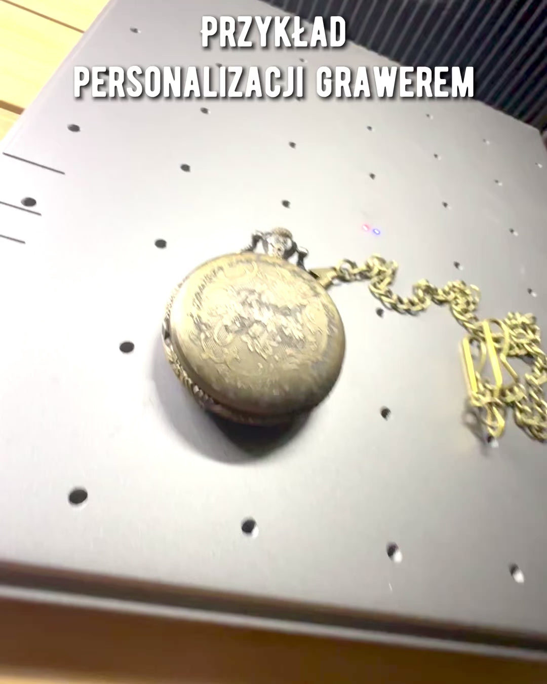 Reloj de Bolsillo Clásico de Cuarzo con Mapa del Mundo – Colgante con Cadena de Estilo Vintage para Ella y para Él, grabado