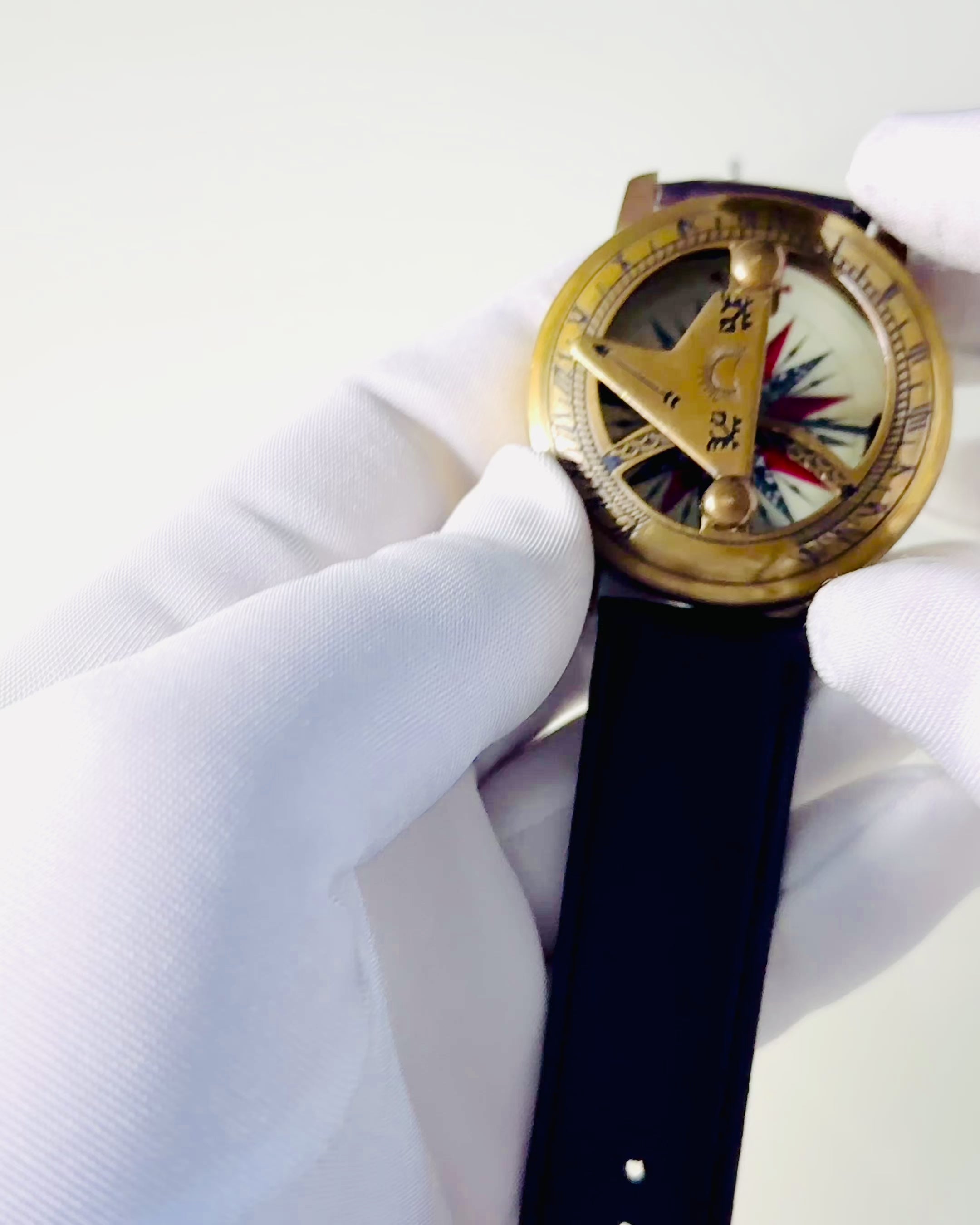 Reloj de Sol con Brújula - Hecho a Mano, Artesanía Auténtica, posibilidad de grabado