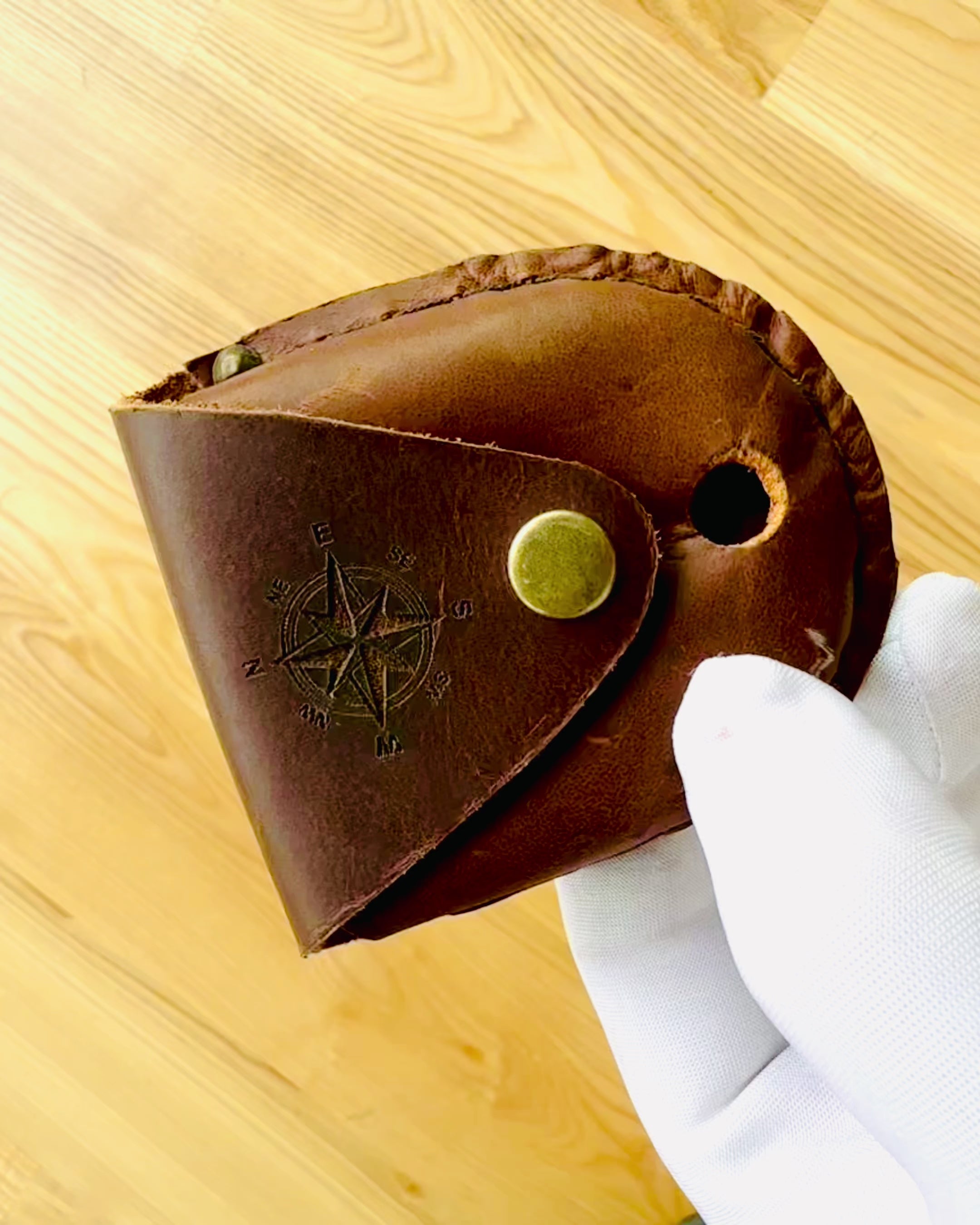 Estuche de Cuero "Odkrywca" - para brújula compacta o reloj de bolsillo - posibilidad de personalización con grabado