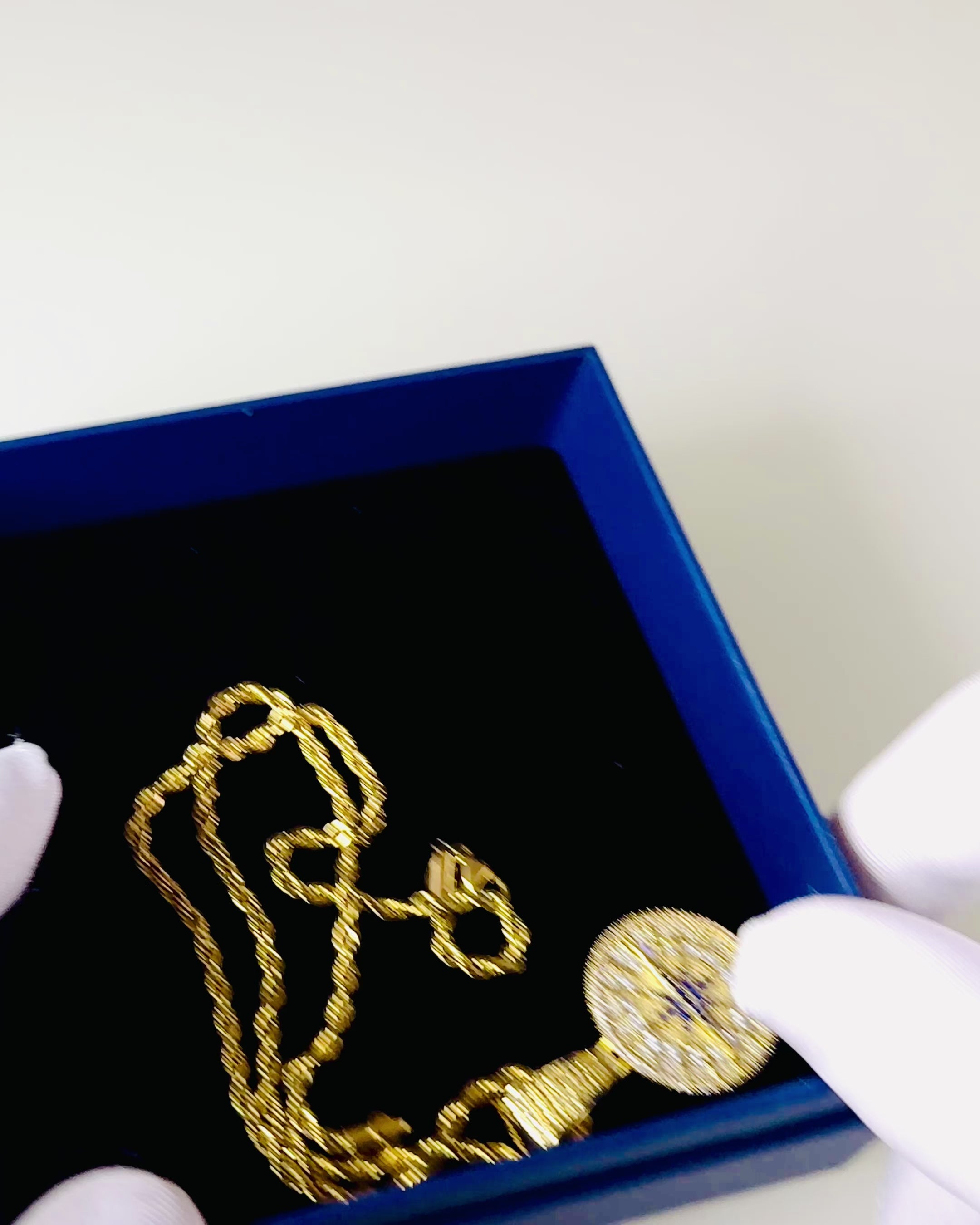 Collar con Colgante de Brújula en Estilo Glamour con Circonitas para Mujeres y Hombres - 2 variantes a elegir, personalización con grabado para regalo