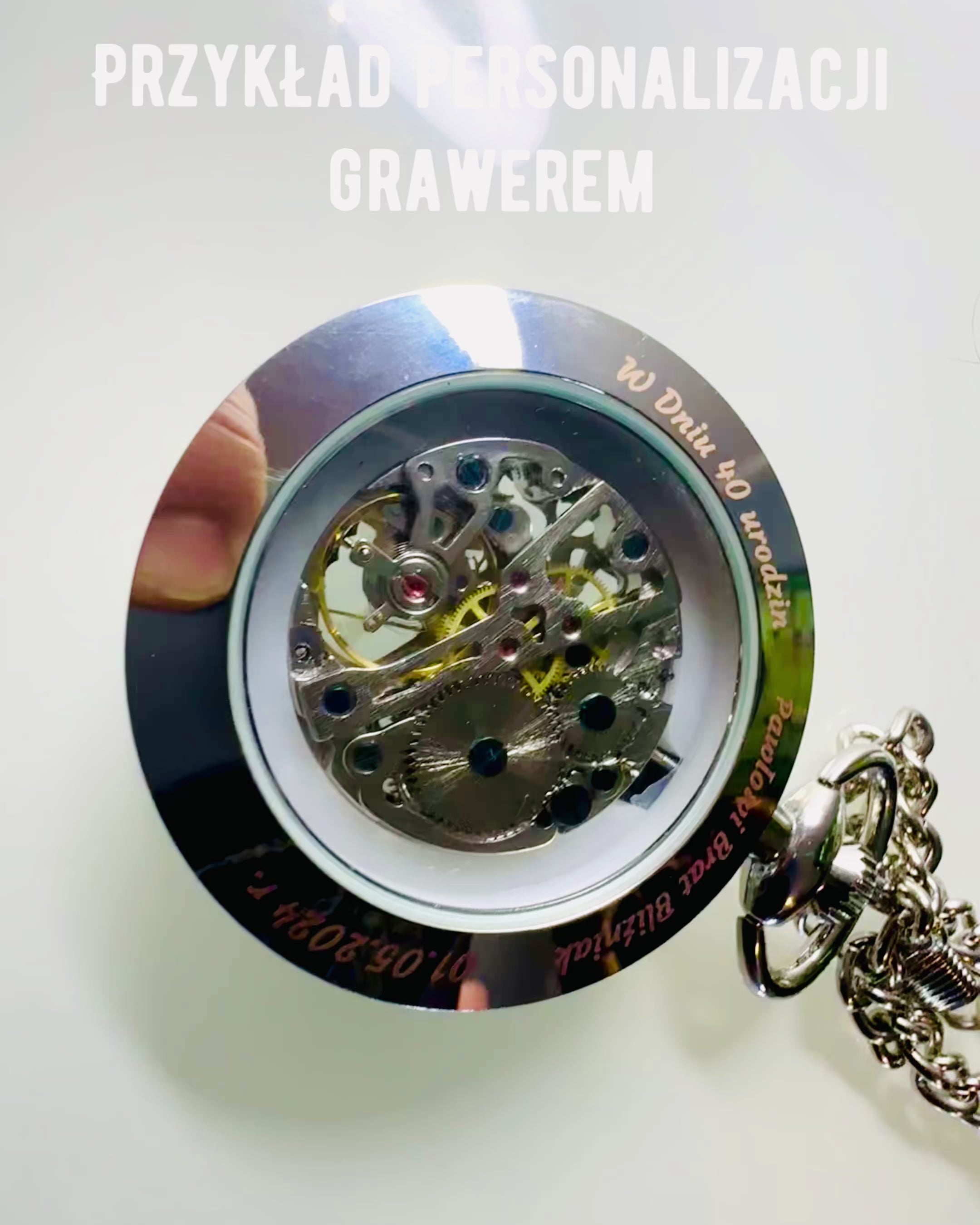 Reloj de Bolsillo Mecánico Exclusivo Plateado en Estilo Retro, Resistente al Agua - Elegancia para Cualquier Ocasión, con grabado