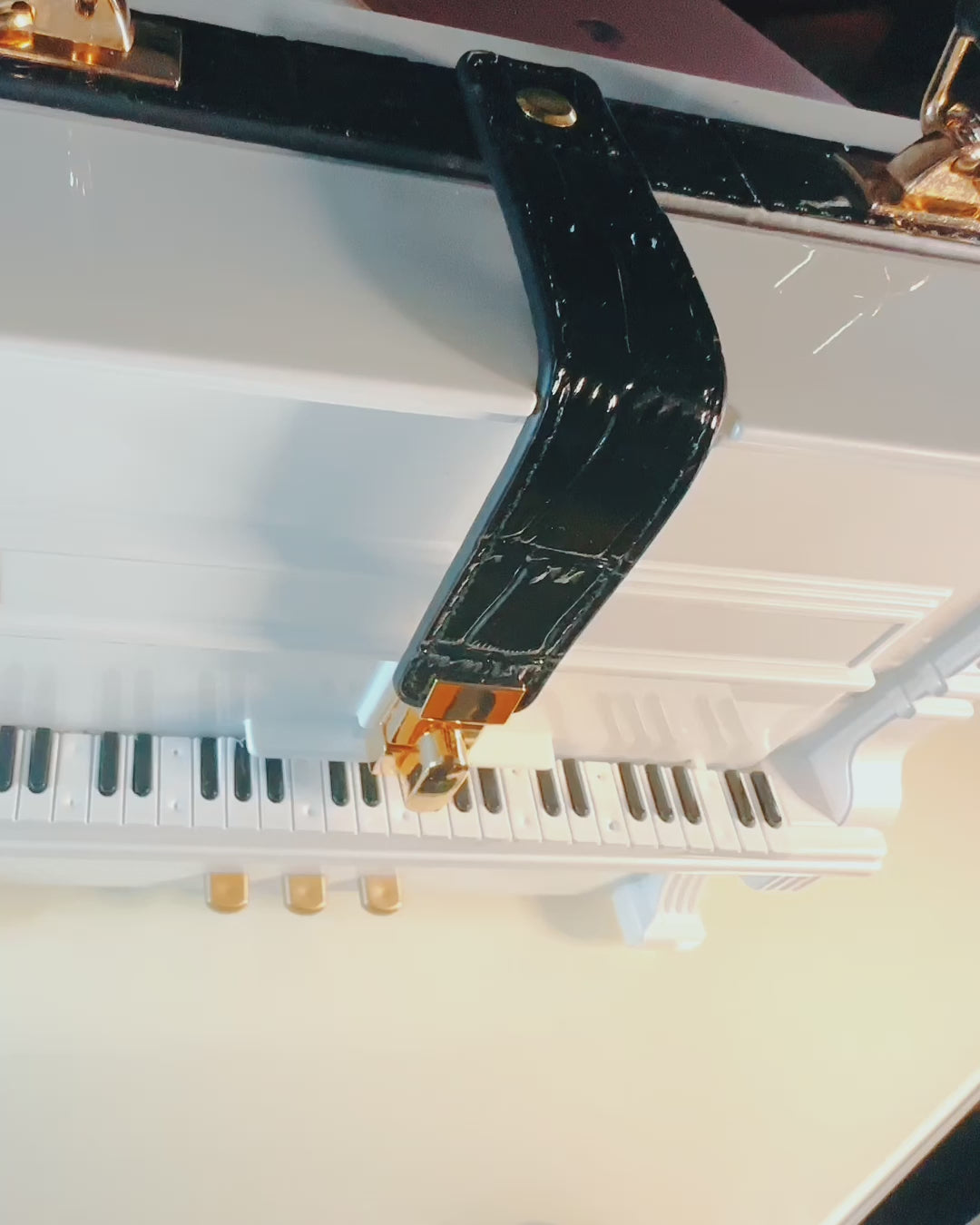 Bolso de Mujer “Elegante Piano” en Colores Negro y Blanco