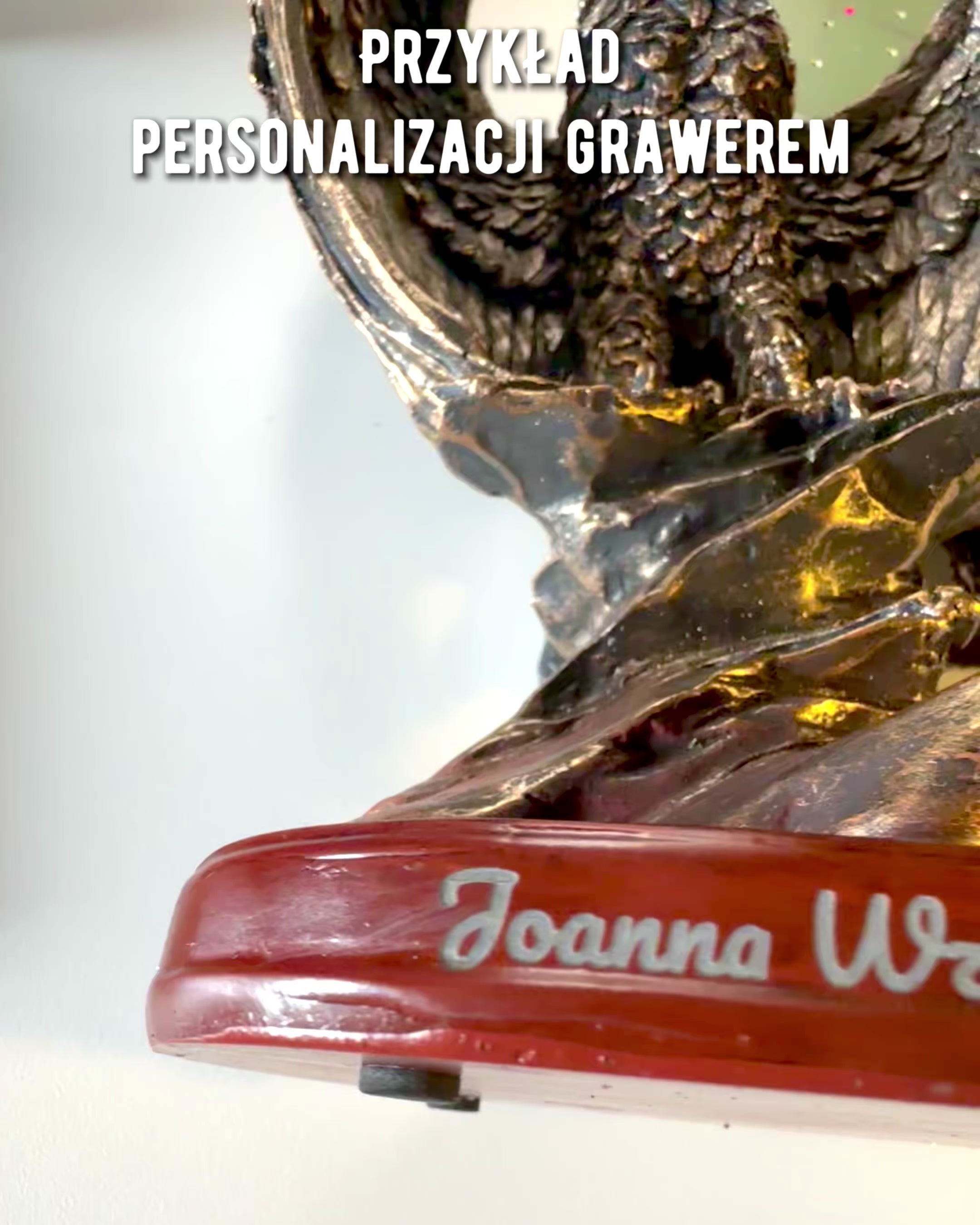 Estatuilla Decorativa "Águila Voladora" – Majestuoso Símbolo de Fuerza y Libertad