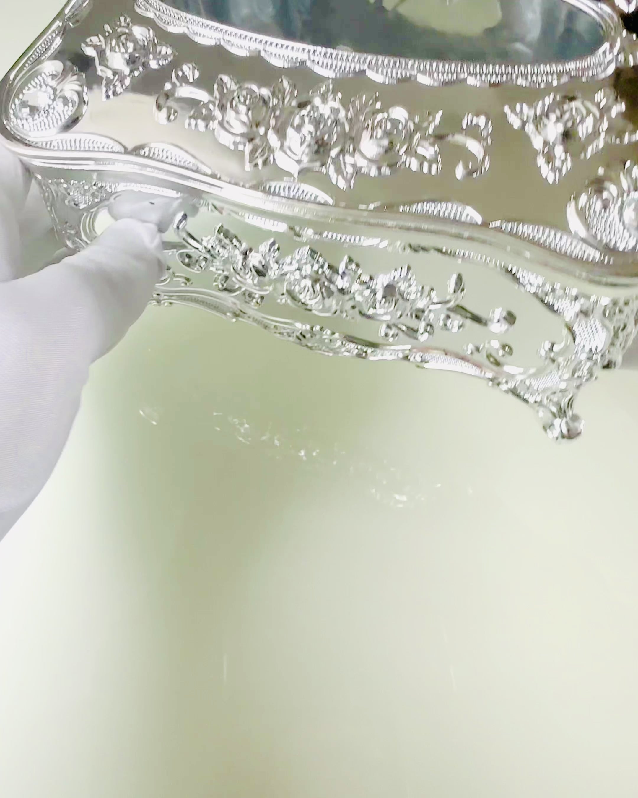 Caja Elegante para Pañuelos con Flores en Relieve - Contenedor para Servilletas