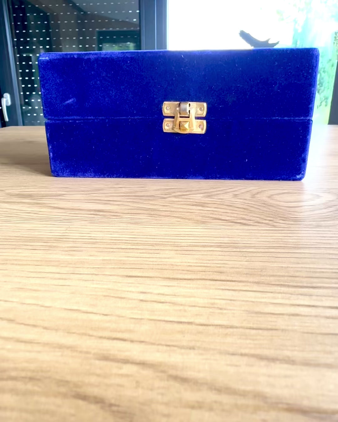 Copa Real Jardín – cáliz de latón hecho a mano en India, con posibilidad de personalización mediante grabado como regalo.