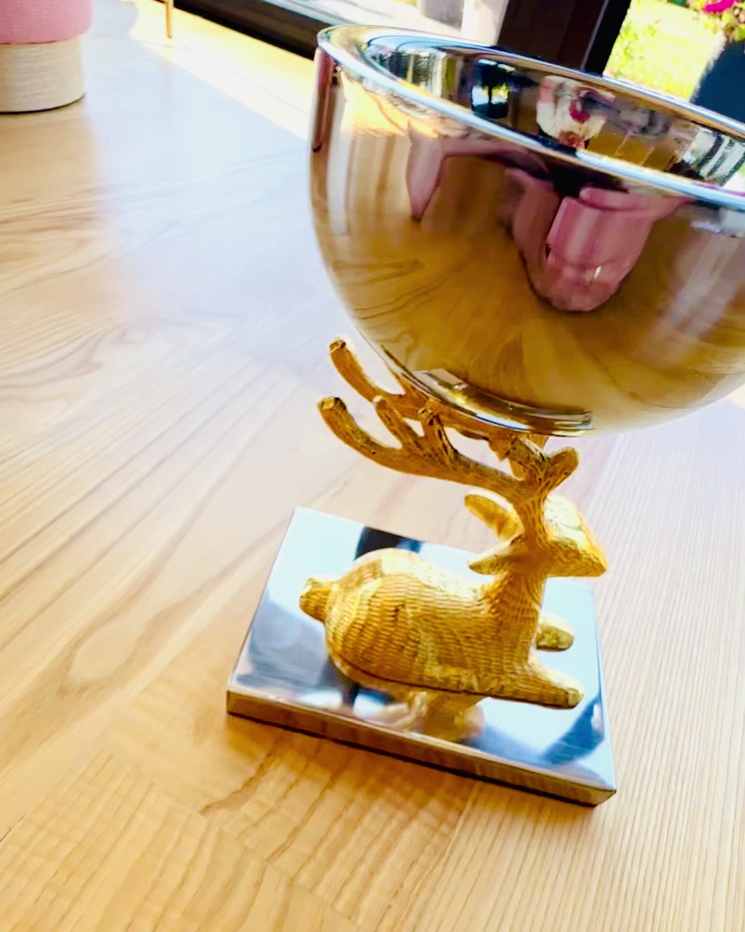 Misa decorativa Ciervos Trofeo – Artesanía de la India, personalización con grabado