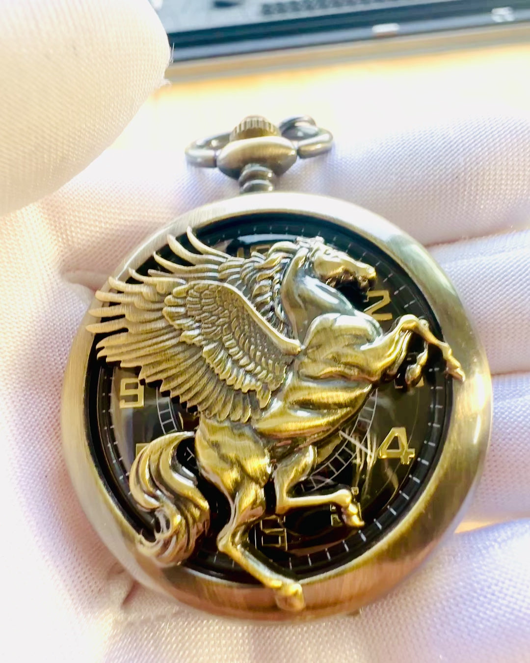 Reloj de Bolsillo "Equus Tempus" - Color: Cobre, con Motivo de Caballo, posibilidad de personalización con grabado