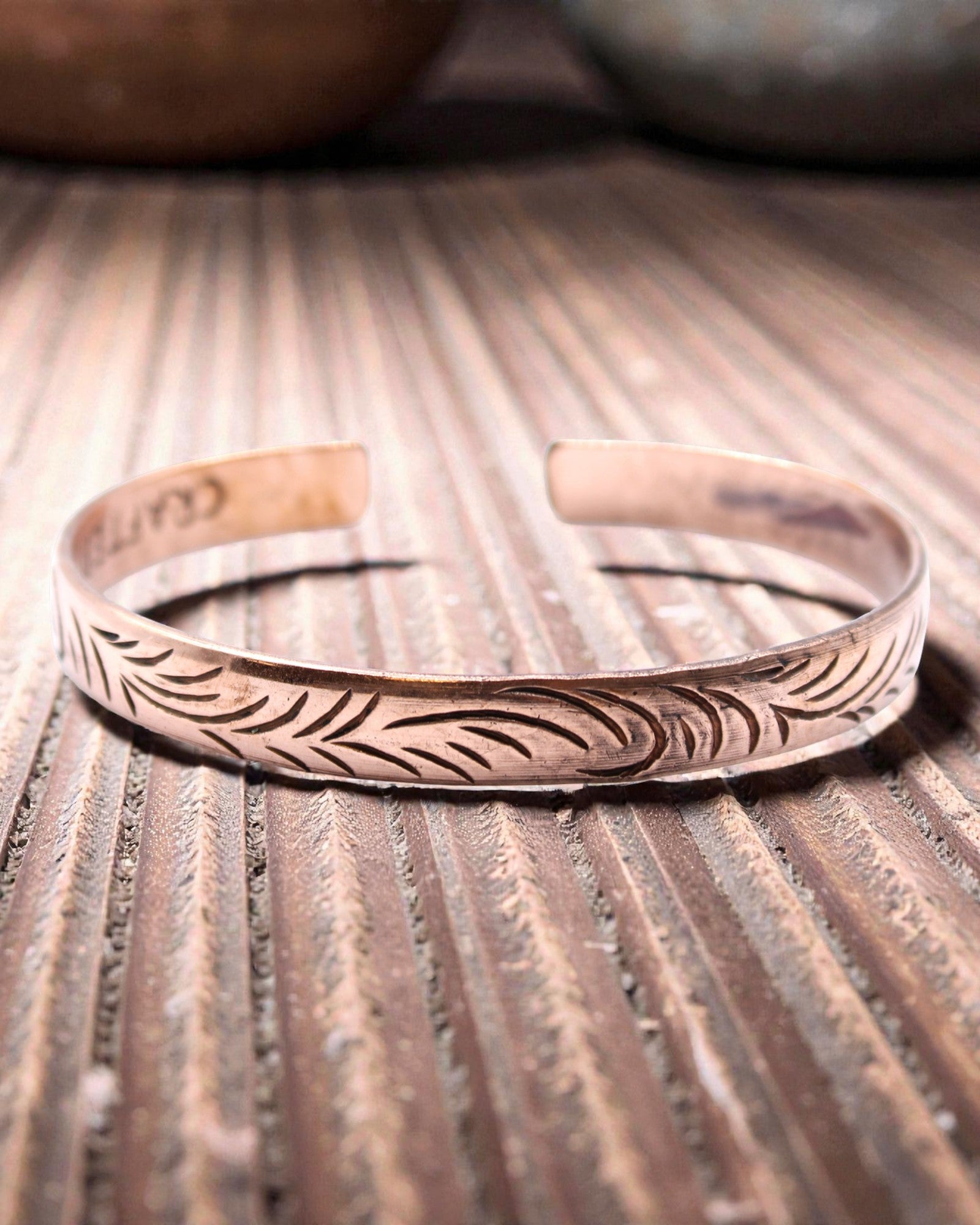 Pulsera tibetana de cobre Energía de la Naturaleza – Espirales estrechas