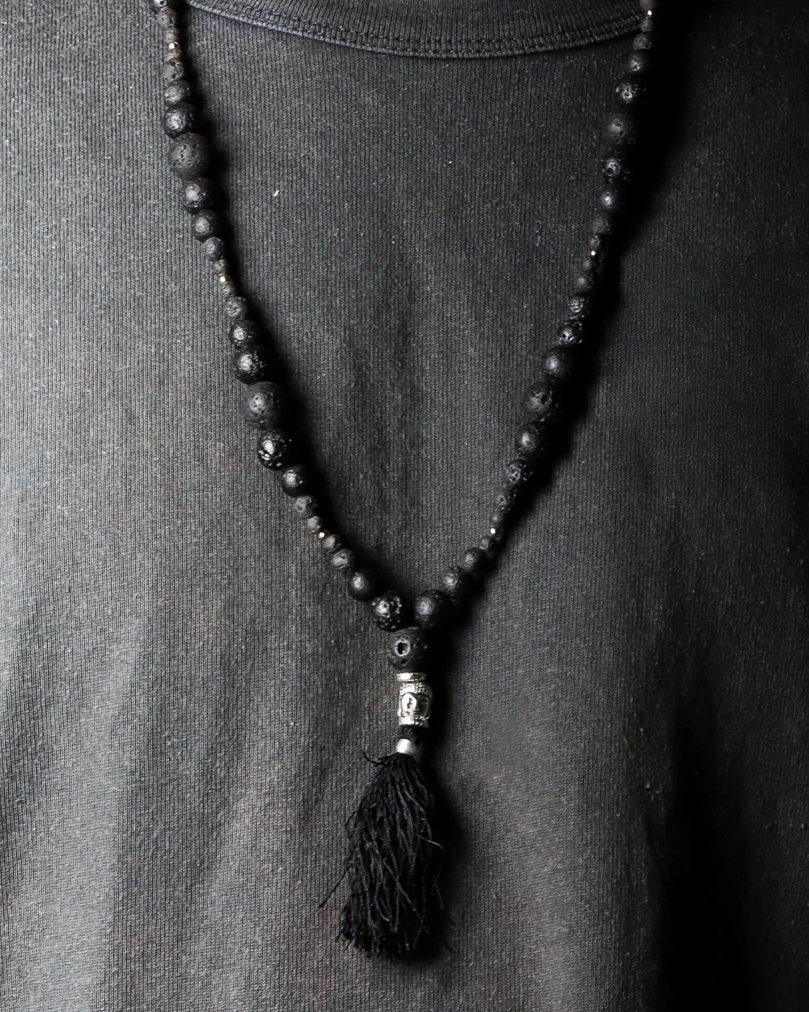 Collar Esencia del Volcán – Energía de Enraizamiento