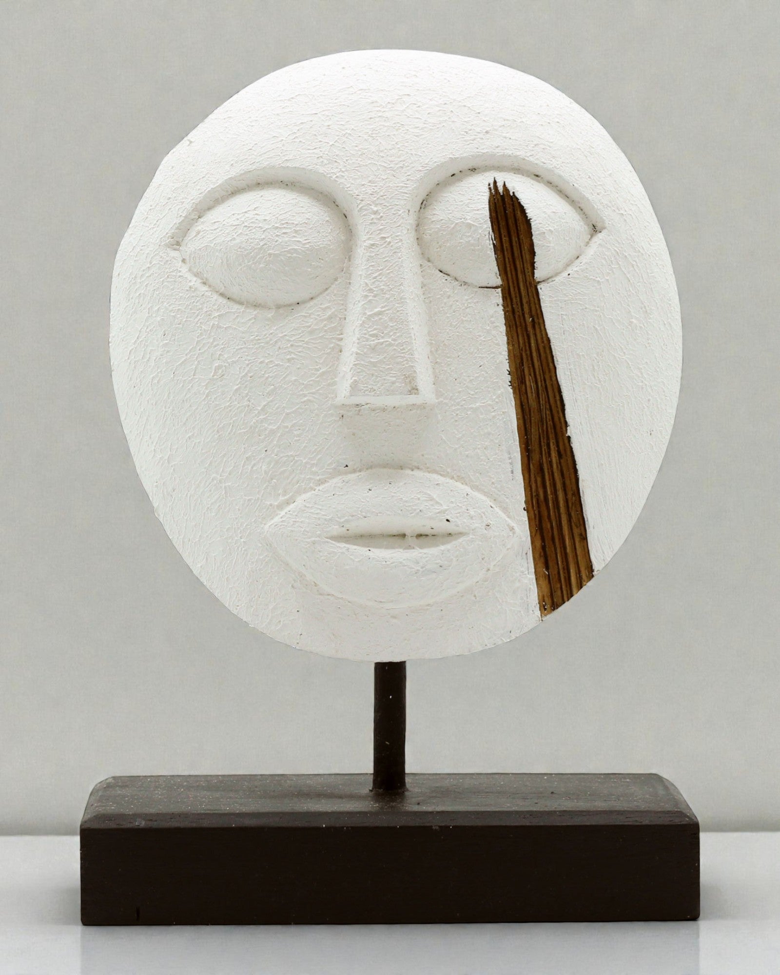 Máscara timorense Guardián de los Ancestros 27x20 cm – Blanca