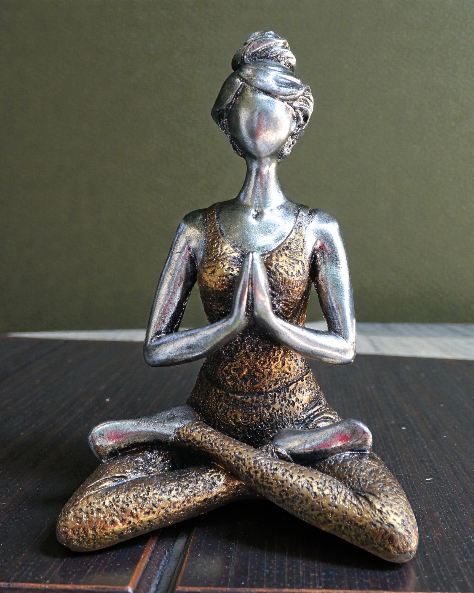 Figura de mujer 24 cm – Yoga equilibrio plateado-dorado