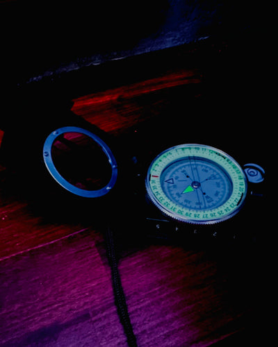 Compás Inclinométrico Profesional K4580 - Resistente al Agua, Multifuncional, para Desafíos de Campo