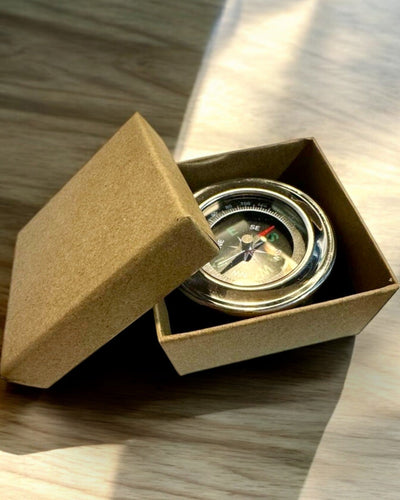 Brújula de Camping de Acero Inoxidable – Impermeable y Personalizada