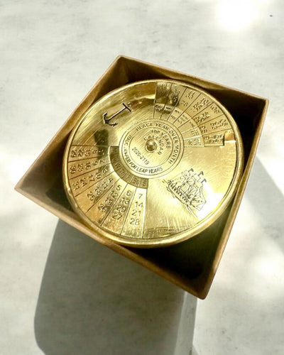 Calendario de la Eternidad Vela Marina – Calendario de Latón de 100 años - posible grabado para regalo