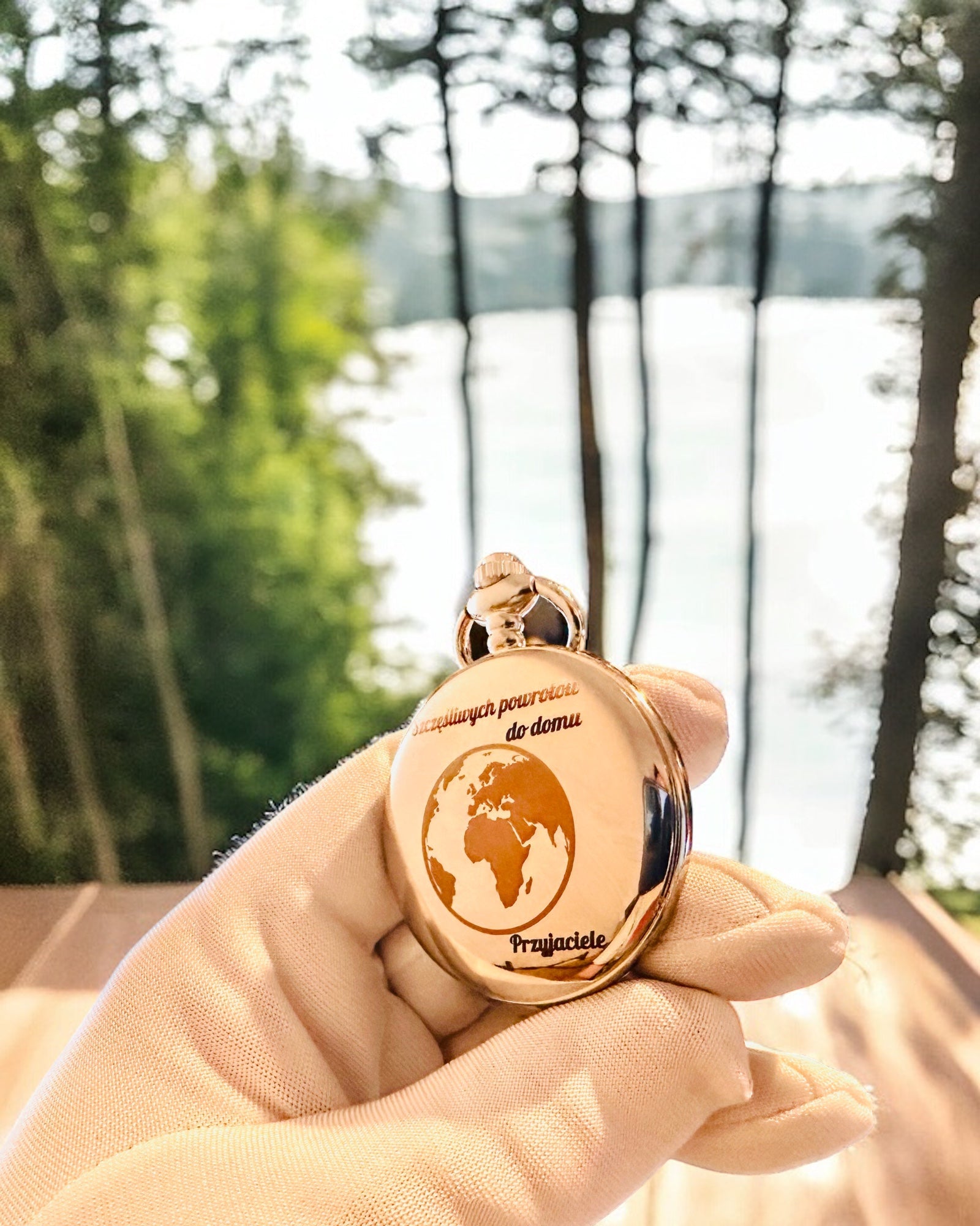 Mini Brújula "Odkrywca" - Portátil y Elegante, Ideal para Mochilas y Actividades al Aire Libre