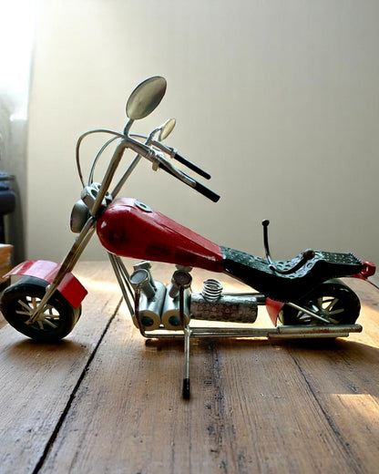 Soporte Metálico para Vino de 40 cm de longitud, en forma de motocicleta con opción de grabado para regalo