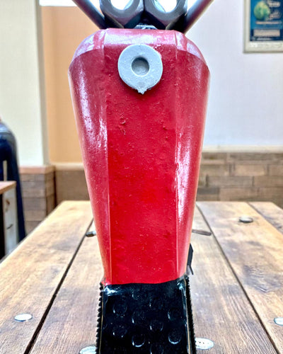 Soporte Metálico para Vino de 40 cm de longitud, en forma de motocicleta con opción de grabado para regalo