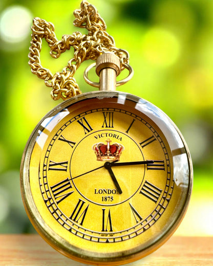 Reloj de Bolsillo "Victoria Crown" – De latón, hecho a mano en India, 5 cm de ancho, mecanismo japonés, posibilidad de personalización con grabado para regalo