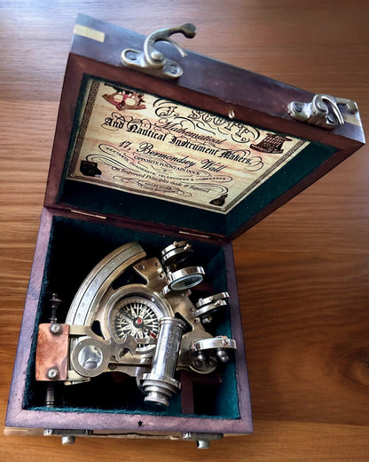 Gran Caja de Madera para Sextante o Brújula Premium "Mariner's Legacy" con Posibilidad de Grabado