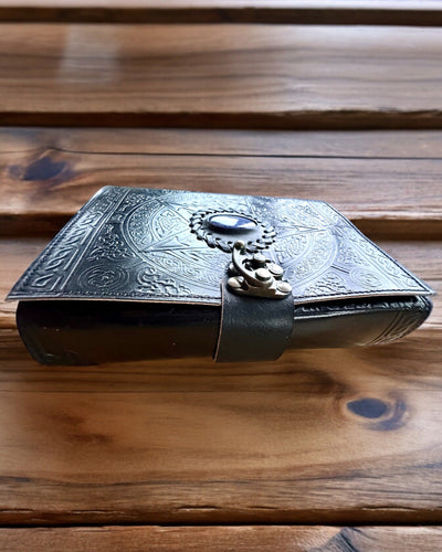 Diario Premium, Patrón Antiguo, Cuaderno de Cuero "Crónica Mágica" 200 páginas, 2 variantes a elegir, personalización con grabado